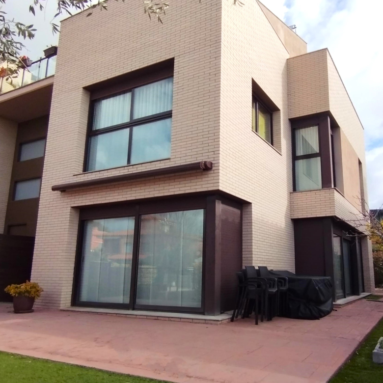 MAGNÍFICA CASA EN VENTA EN PALAMÓS, DE CONSTRUCCIÓN RECIENTE…