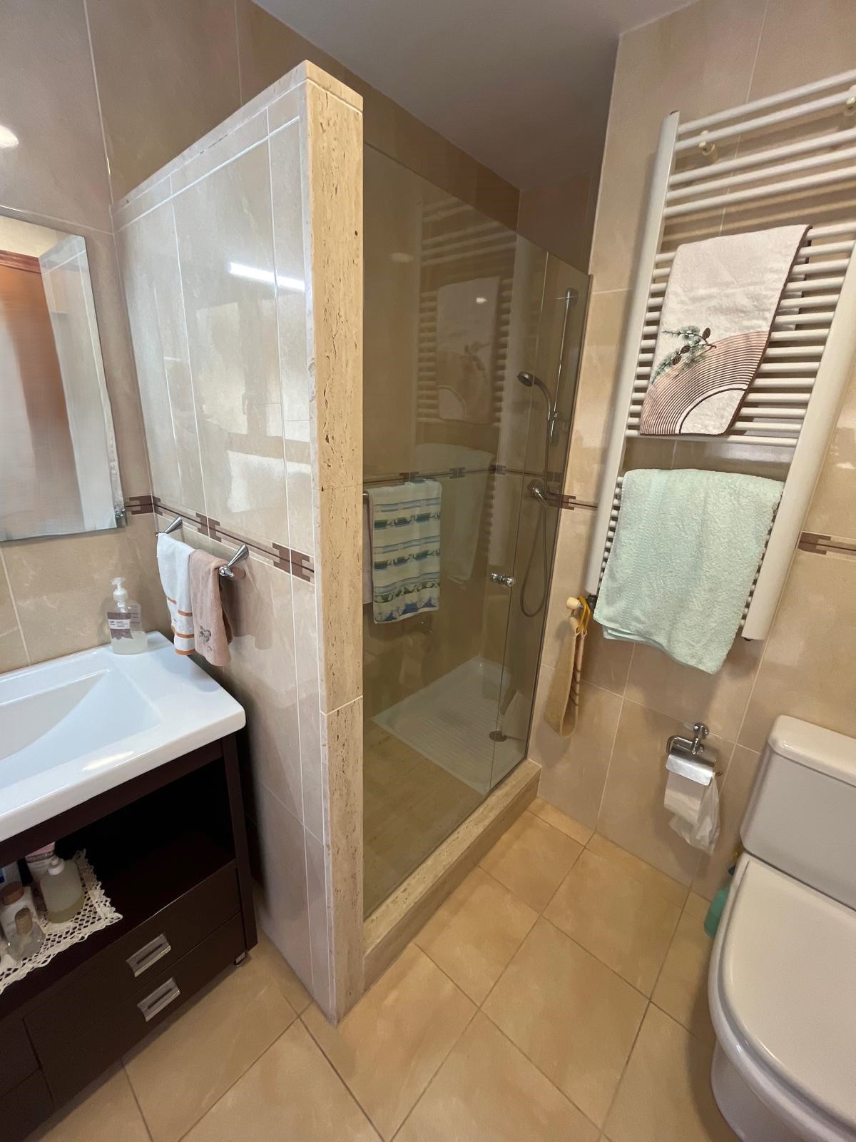 BONITA CASA EN VENTA EN PALAMÓS: con terrazas, patio, garaje…