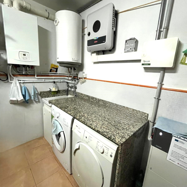 BONITA CASA EN VENTA EN PALAMÓS: con terrazas, patio, garaje…