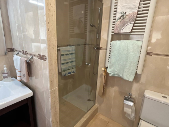 BONITA CASA EN VENTA EN PALAMÓS: con terrazas, patio, garaje…