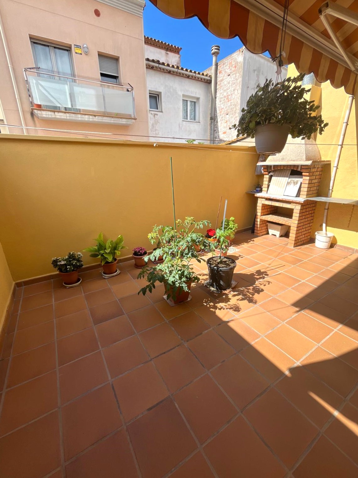 BONITA CASA EN VENTA EN PALAMÓS: con terrazas, patio, garaje…