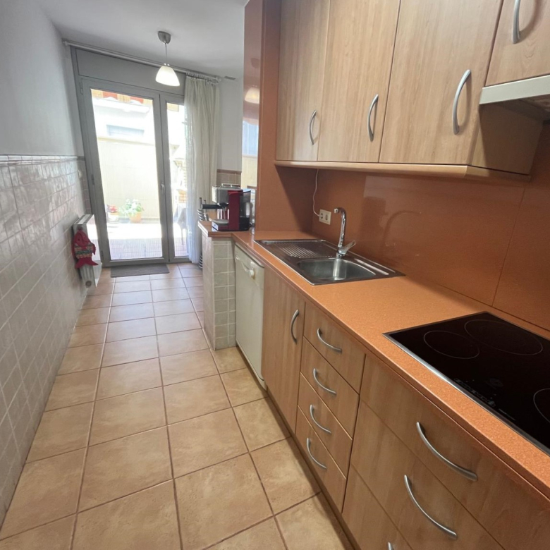 BONITA CASA EN VENTA EN PALAMÓS: con terrazas, patio, garaje…