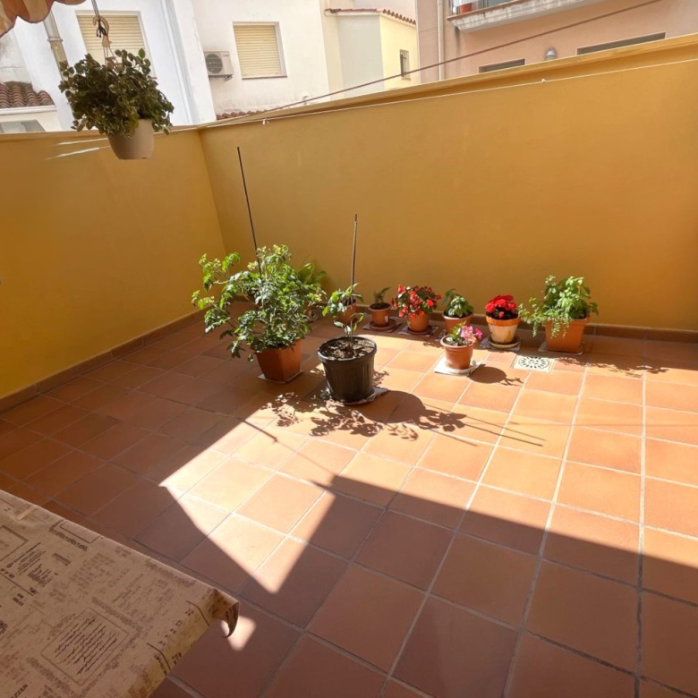 BONITA CASA EN VENTA EN PALAMÓS: con terrazas, patio, garaje…
