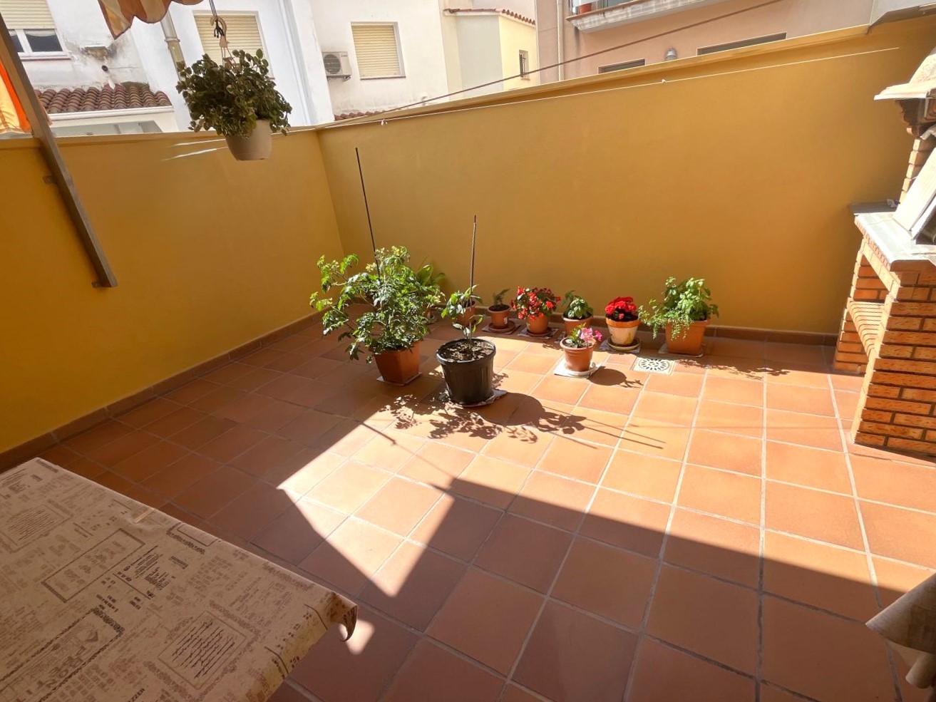 BONITA CASA EN VENTA EN PALAMÓS: con terrazas, patio, garaje…