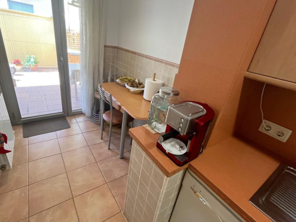 BONITA CASA EN VENTA EN PALAMÓS: con terrazas, patio, garaje…
