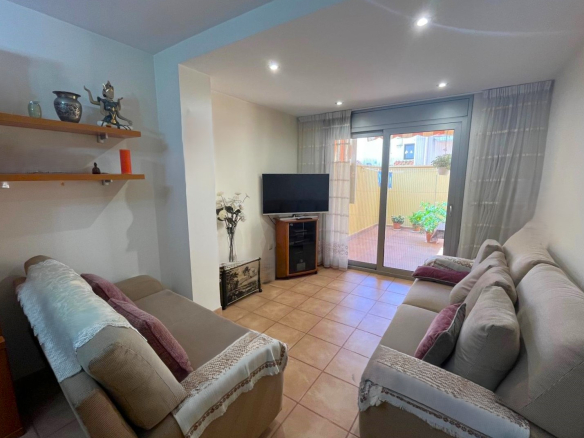 BONITA CASA EN VENTA EN PALAMÓS: con terrazas, patio, garaje…