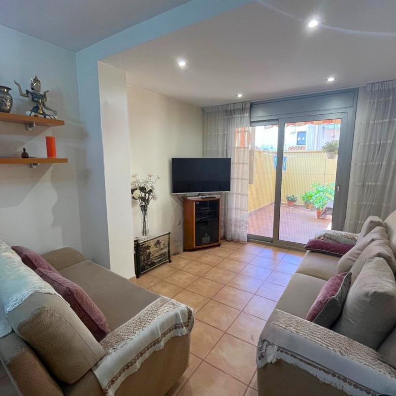 BONITA CASA EN VENTA EN PALAMÓS: con terrazas, patio, garaje…