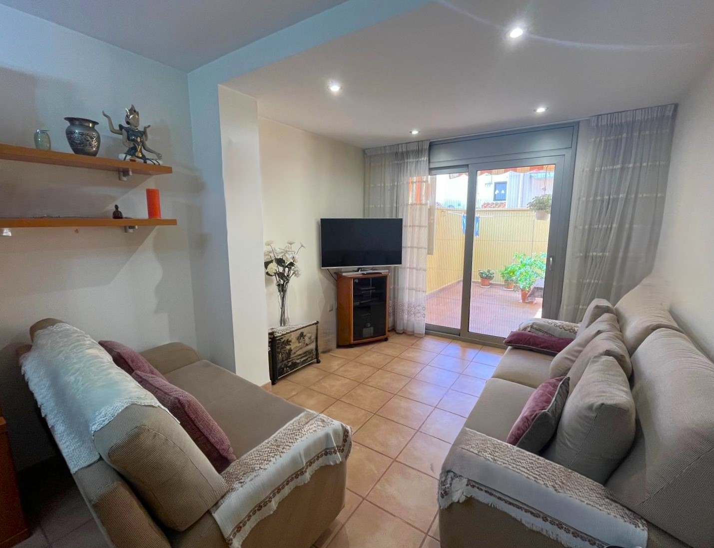 BONITA CASA EN VENTA EN PALAMÓS: con terrazas, patio, garaje…