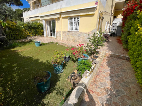 PLANTA BAJA CON JARDÍN EN VENTA EN PLATJA D’ARO