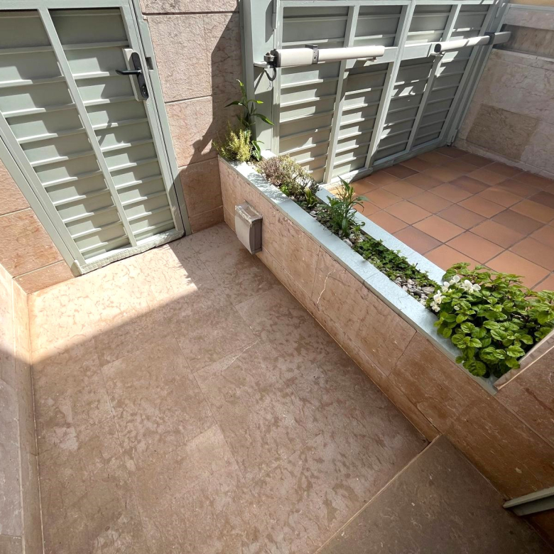 BONITA CASA EN VENTA EN PALAMÓS: con terrazas, patio, garaje…
