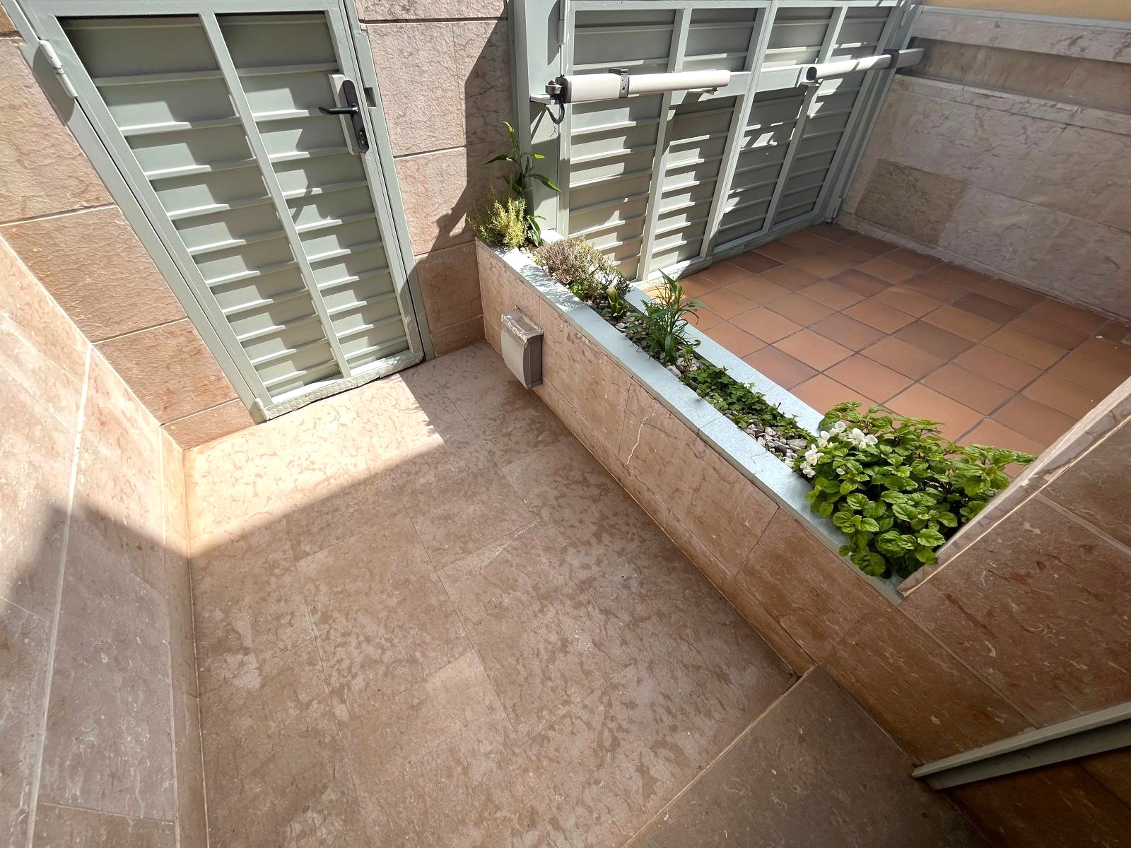 BONITA CASA EN VENTA EN PALAMÓS: con terrazas, patio, garaje…