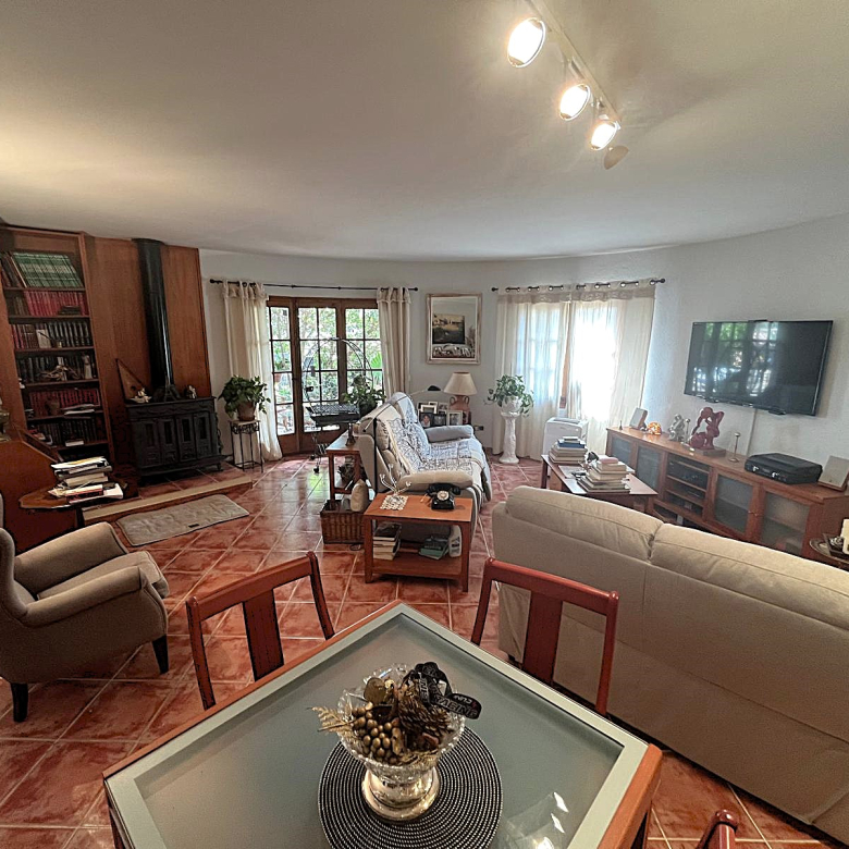 CASA EN VENTA EN BEGUR: CON 2 VIVIENDAS, GARAJE, PISCINA, BARBACOA, JACUZZI…