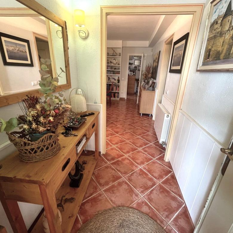 CASA EN VENTA EN BEGUR: CON 2 VIVIENDAS, GARAJE, PISCINA, BARBACOA, JACUZZI…