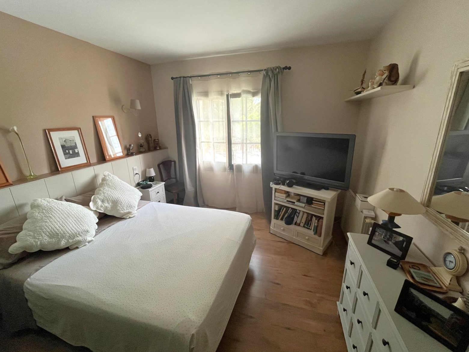 CASA EN VENTA EN BEGUR: CON 2 VIVIENDAS, GARAJE, PISCINA, BARBACOA, JACUZZI…
