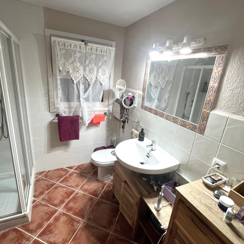 CASA EN VENTA EN BEGUR: CON 2 VIVIENDAS, GARAJE, PISCINA, BARBACOA, JACUZZI…
