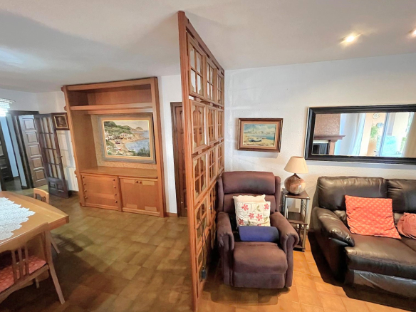 PISO AMPLIO Y MUY CÉNTRICO EN VENTA EN PALAMÓS • ASCENSOR • TERRAZAS