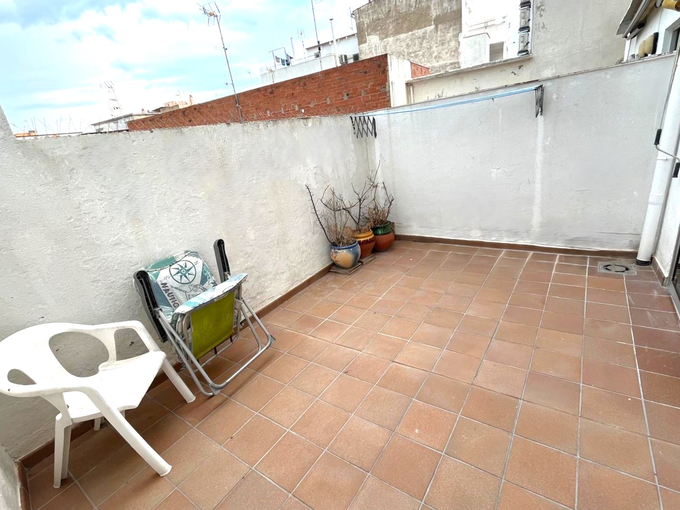 PISO AMPLIO Y MUY CÉNTRICO EN VENTA EN PALAMÓS • ASCENSOR • TERRAZAS
