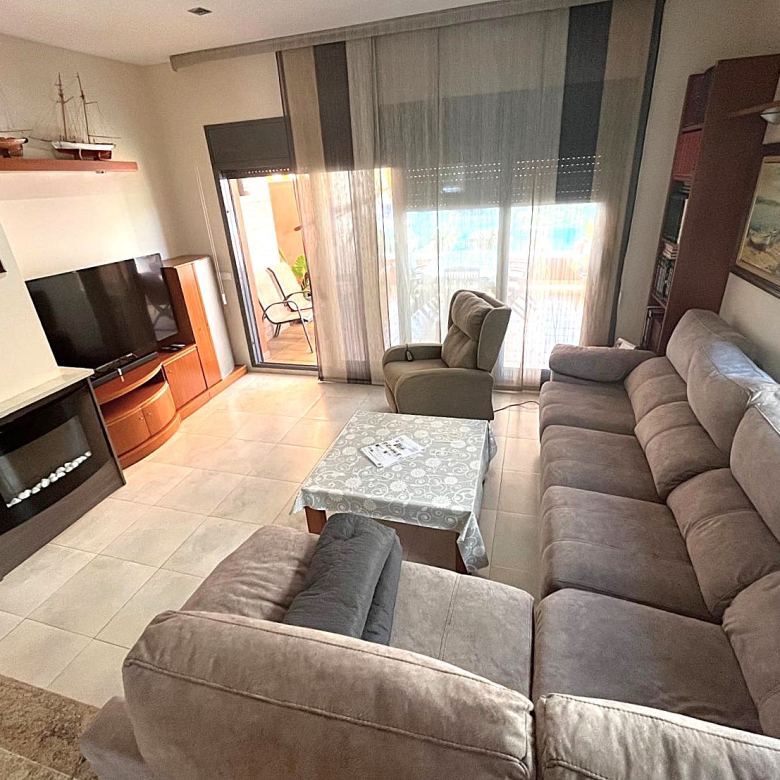 BONITA CASA EN VENTA EN PALAMÓS: CON TERRAZA, JARDÍN, PISCINA-BARBACOA, GARAJE 2 COCHES…