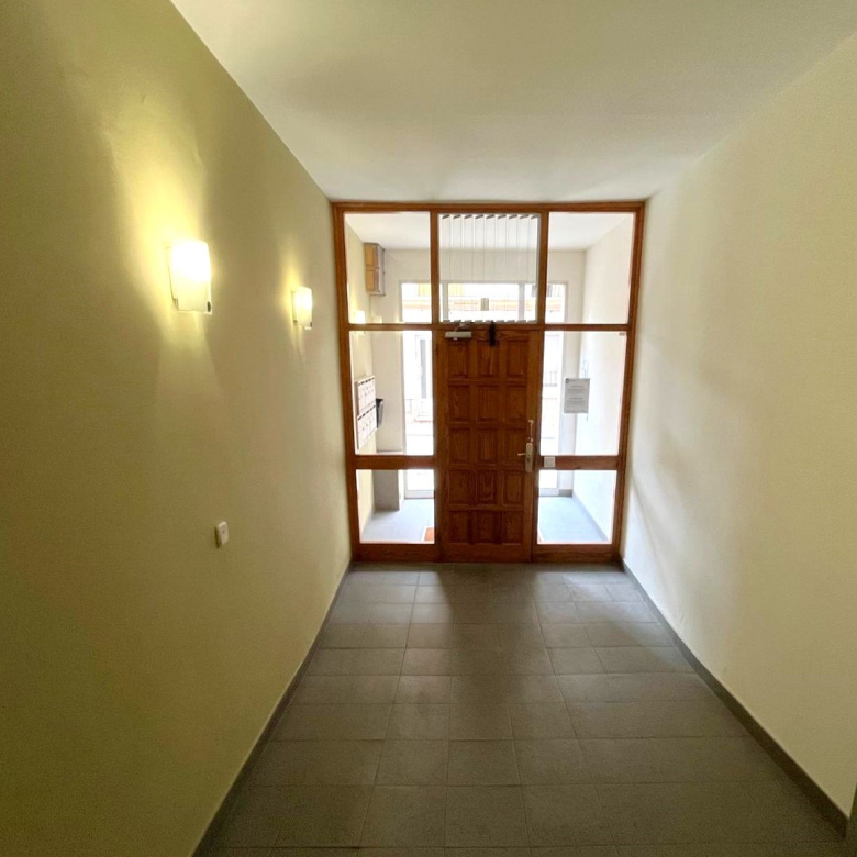 PISO AMPLIO Y MUY CÉNTRICO EN VENTA EN PALAMÓS • ASCENSOR • TERRAZAS