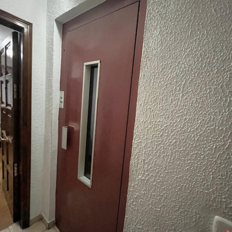 PISO AMPLIO Y MUY CÉNTRICO EN VENTA EN PALAMÓS • ASCENSOR • TERRAZAS