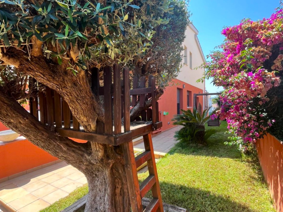 BONITA CASA EN VENTA EN PALAMÓS: CON TERRAZA, JARDÍN, PISCINA-BARBACOA, GARAJE 2 COCHES…