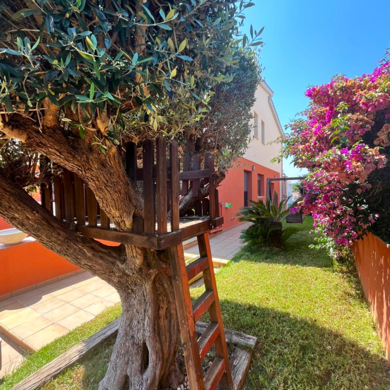 BONITA CASA EN VENTA EN PALAMÓS: CON TERRAZA, JARDÍN, PISCINA-BARBACOA, GARAJE 2 COCHES…