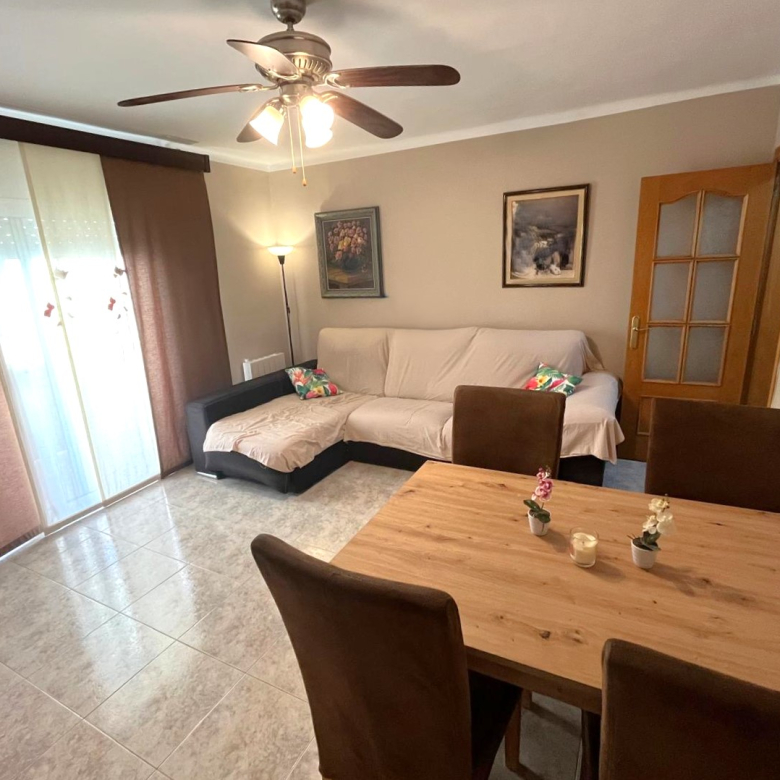PISO EN VENTA EN PALAMÓS. REFORMADO, CON 4 HABITACIONES, TERRAZA…