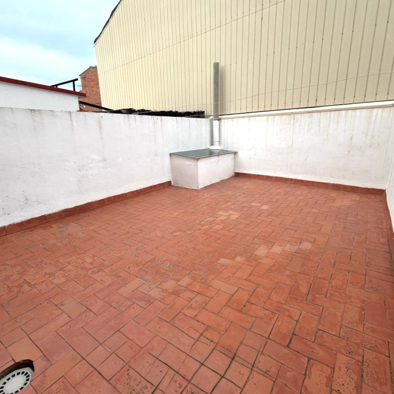 PISO EN VENTA EN EL CENTRO DE PALAMÓS, JUNTO AL MERCADO MUNICIPAL