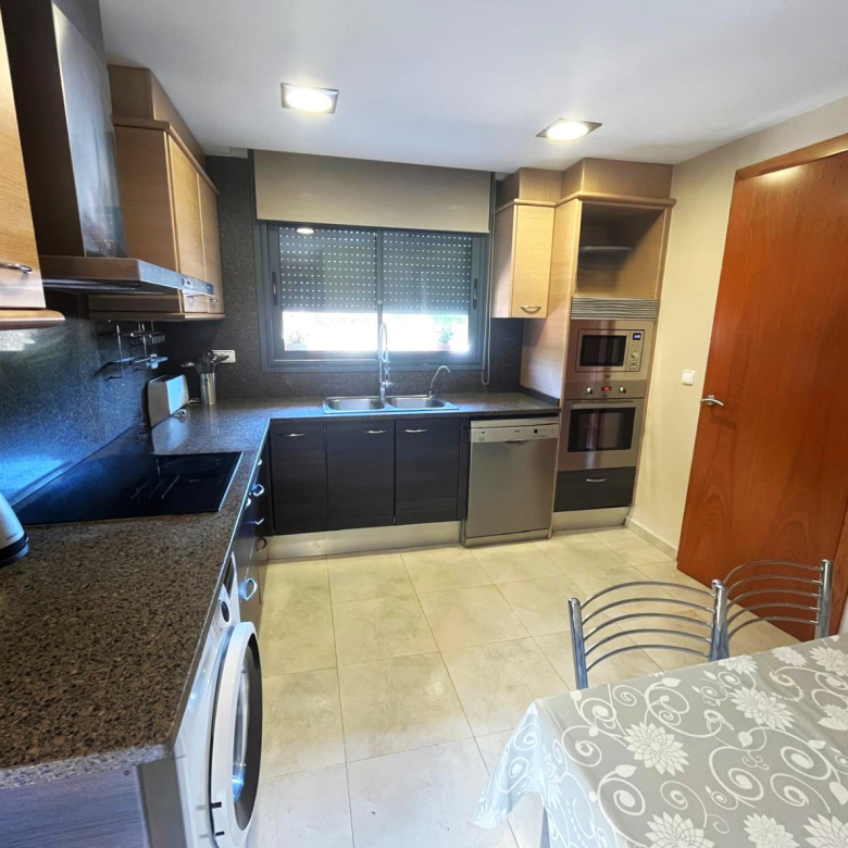 BONITA CASA EN VENTA EN PALAMÓS: CON TERRAZA, JARDÍN, PISCINA-BARBACOA, GARAJE 2 COCHES…