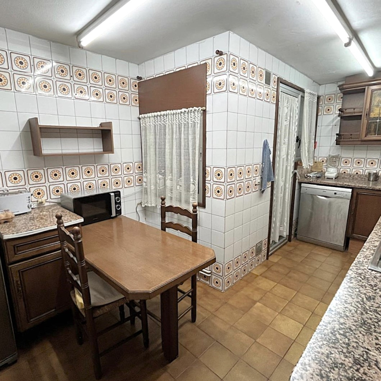 PISO AMPLIO Y MUY CÉNTRICO EN VENTA EN PALAMÓS • ASCENSOR • TERRAZAS