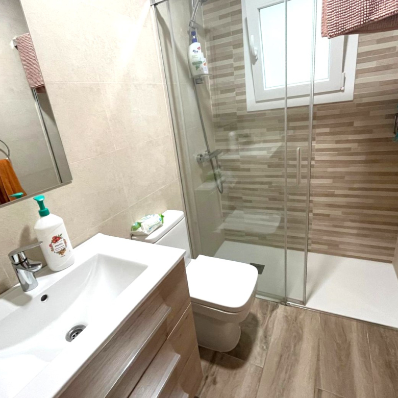 PISO EN VENTA EN PALAMÓS. REFORMADO, CON 4 HABITACIONES, TERRAZA…