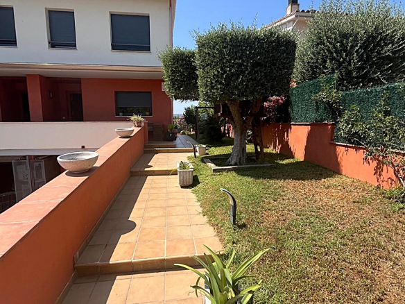 BONITA CASA EN VENTA EN PALAMÓS: CON TERRAZA, JARDÍN, PISCINA-BARBACOA, GARAJE 2 COCHES…