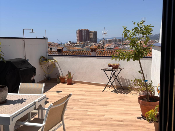 CASA EN VENTA EN PALAMÓS, TOTALMENTE REFORMADA, CON 2 TERRAZAS, PLAZA DE APARCAMIENTO…