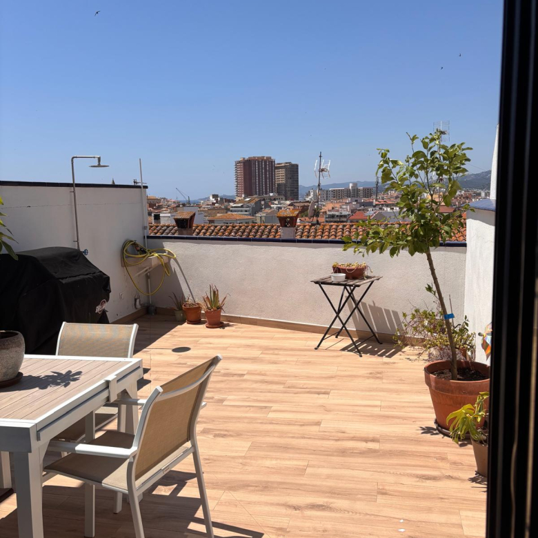 CASA EN VENTA EN PALAMÓS, TOTALMENTE REFORMADA, CON 2 TERRAZAS, PLAZA DE APARCAMIENTO…