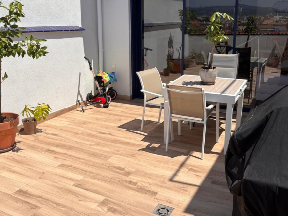 CASA EN VENTA EN PALAMÓS, TOTALMENTE REFORMADA, CON 2 TERRAZAS, PLAZA DE APARCAMIENTO…