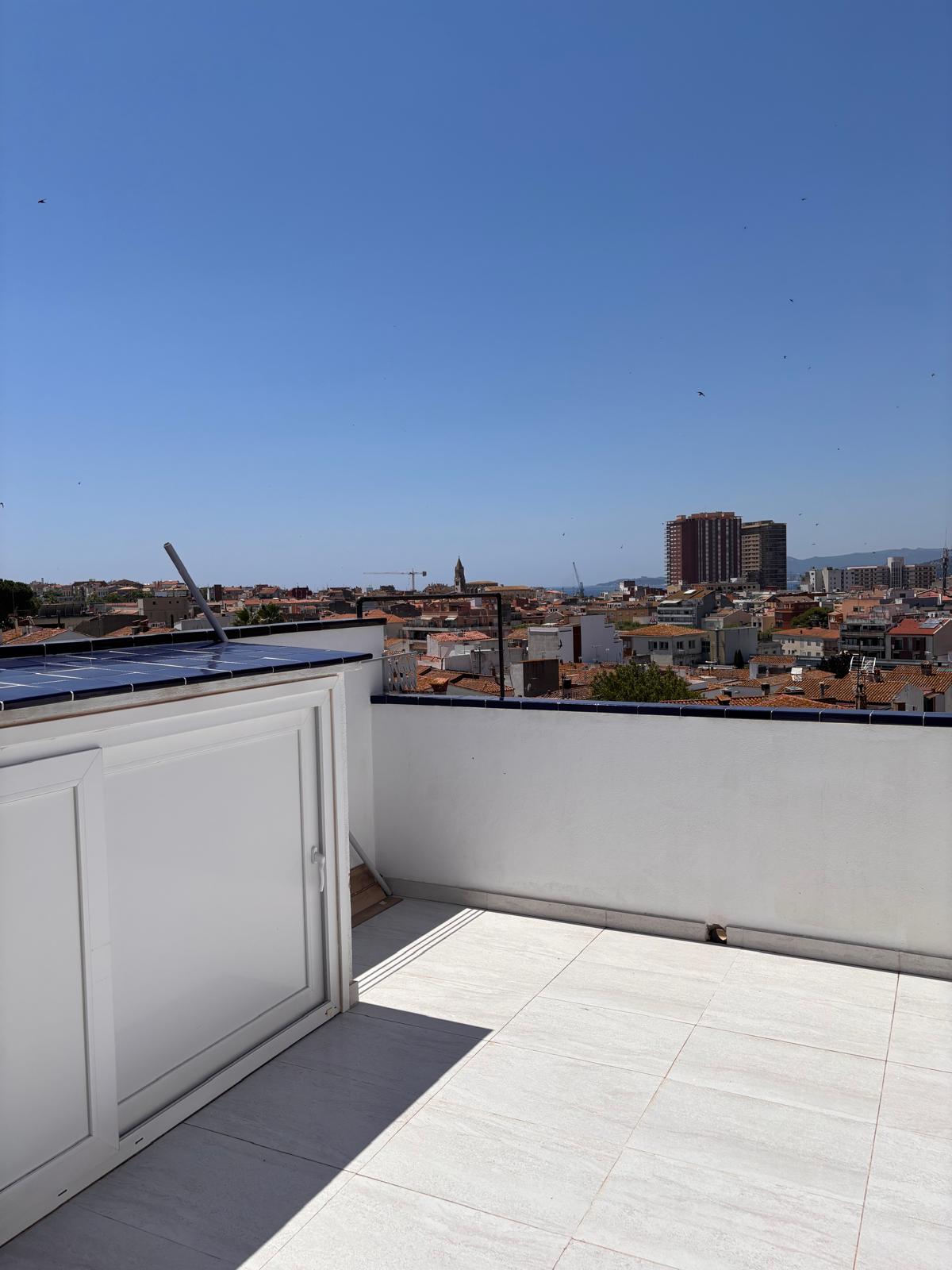 CASA EN VENTA EN PALAMÓS, TOTALMENTE REFORMADA, CON 2 TERRAZAS, PLAZA DE APARCAMIENTO…