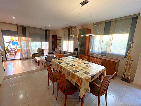BONITA CASA EN VENTA EN PALAMÓS: CON TERRAZA, JARDÍN, PISCINA-BARBACOA, GARAJE 2 COCHES…