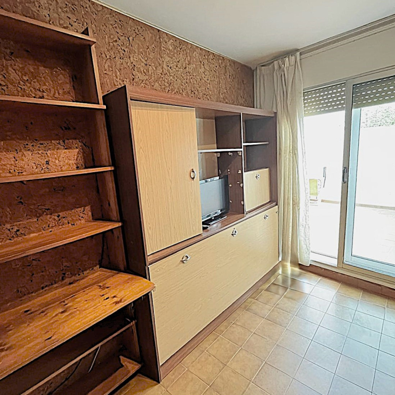 PISO AMPLIO Y MUY CÉNTRICO EN VENTA EN PALAMÓS • ASCENSOR • TERRAZAS