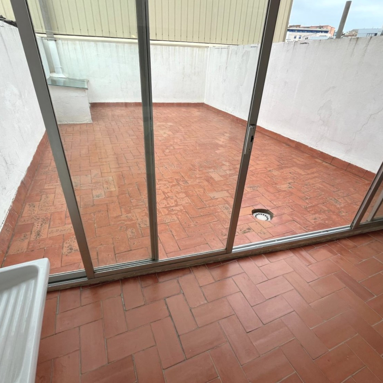 PISO EN VENTA EN EL CENTRO DE PALAMÓS, JUNTO AL MERCADO MUNICIPAL