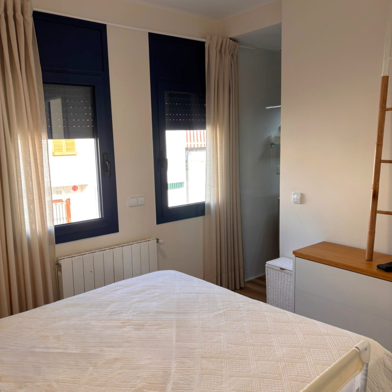 CASA EN VENTA EN PALAMÓS, TOTALMENTE REFORMADA, CON 2 TERRAZAS, PLAZA DE APARCAMIENTO…