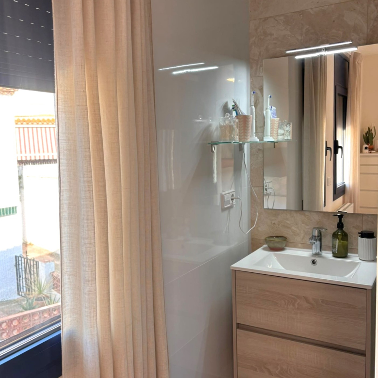 CASA EN VENTA EN PALAMÓS, TOTALMENTE REFORMADA, CON 2 TERRAZAS, PLAZA DE APARCAMIENTO…