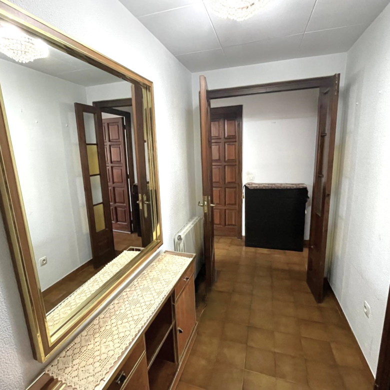 PISO AMPLIO Y MUY CÉNTRICO EN VENTA EN PALAMÓS • ASCENSOR • TERRAZAS