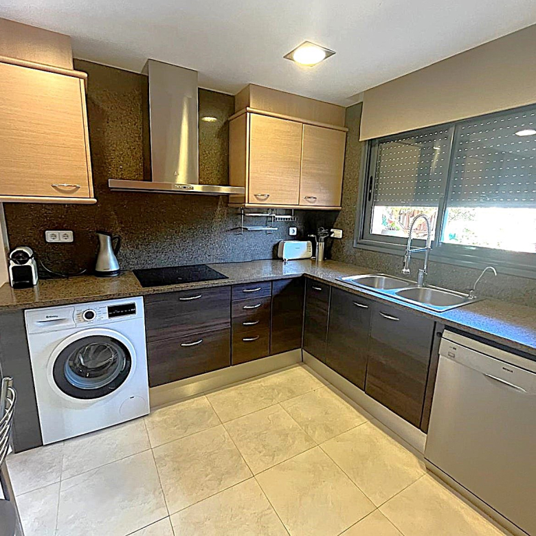 BONITA CASA EN VENTA EN PALAMÓS: CON TERRAZA, JARDÍN, PISCINA-BARBACOA, GARAJE 2 COCHES…