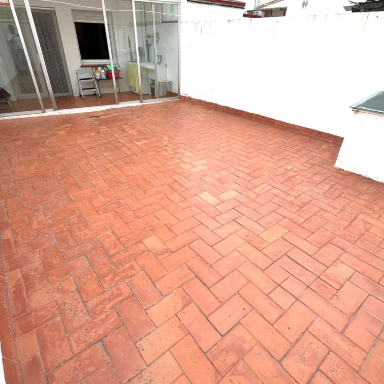 PISO EN VENTA EN EL CENTRO DE PALAMÓS, JUNTO AL MERCADO MUNICIPAL