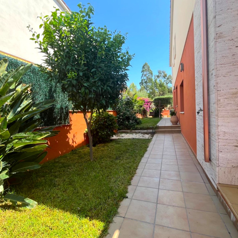 BONITA CASA EN VENTA EN PALAMÓS: CON TERRAZA, JARDÍN, PISCINA-BARBACOA, GARAJE 2 COCHES…