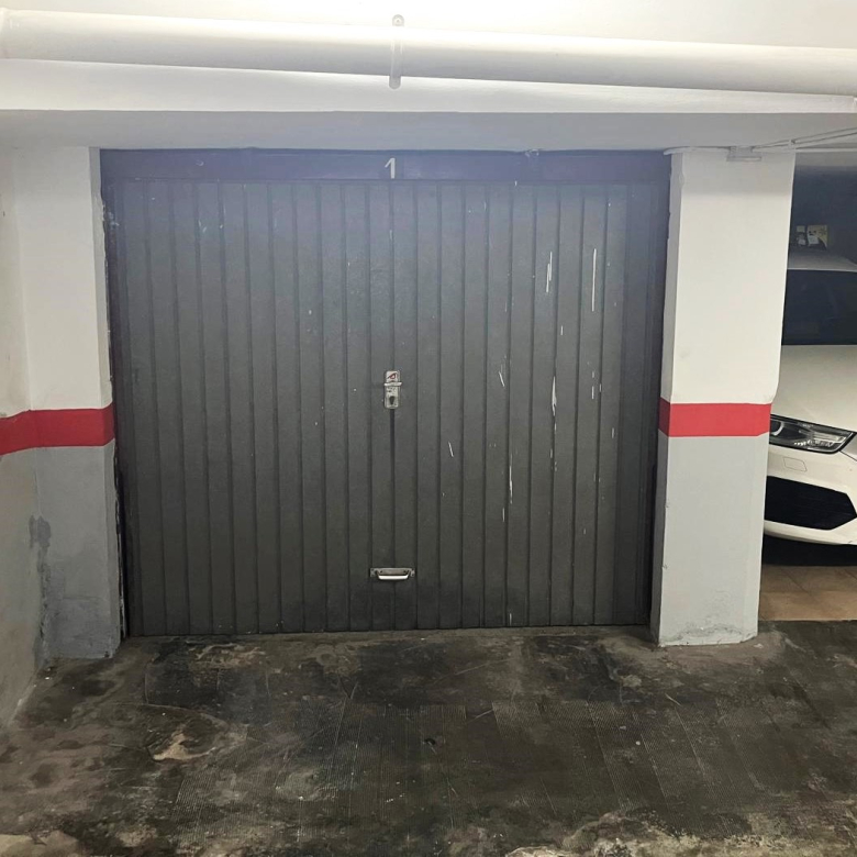 PISO AMPLIO Y MUY CÉNTRICO EN VENTA EN PALAMÓS • ASCENSOR • TERRAZAS