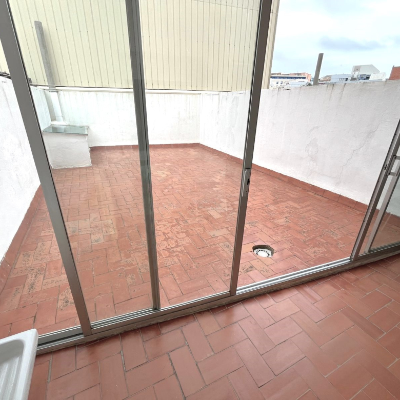 PISO EN VENTA EN EL CENTRO DE PALAMÓS, JUNTO AL MERCADO MUNICIPAL