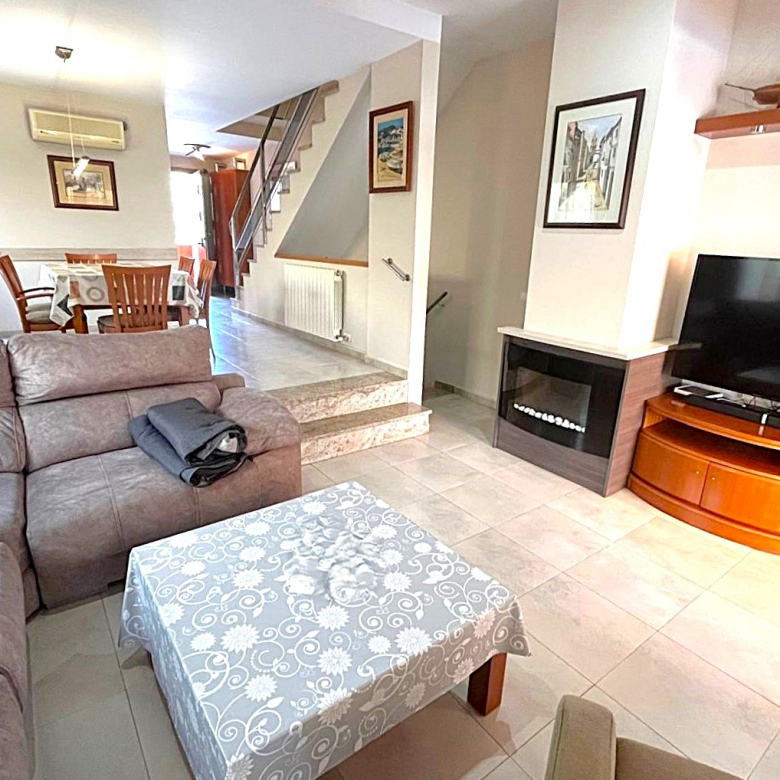 BONITA CASA EN VENTA EN PALAMÓS: CON TERRAZA, JARDÍN, PISCINA-BARBACOA, GARAJE 2 COCHES…