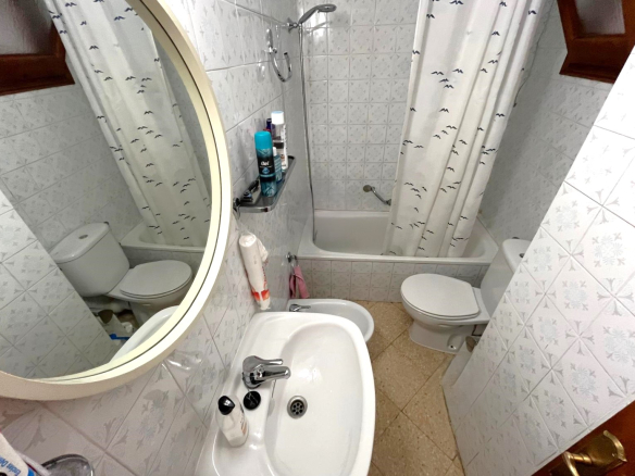 PISO EN VENTA EN EL CENTRO DE PALAMÓS, JUNTO AL MERCADO MUNICIPAL