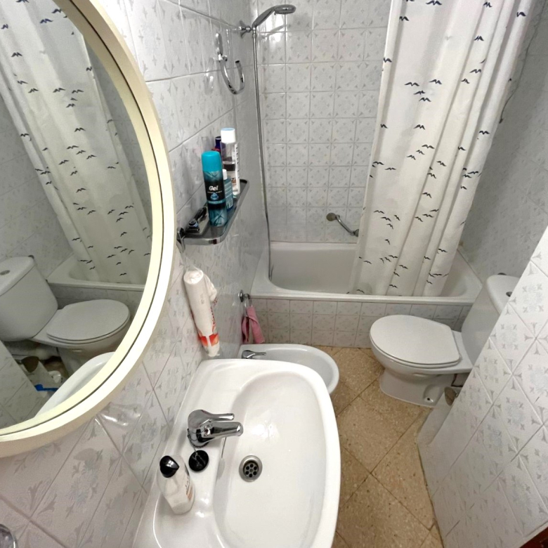 PISO EN VENTA EN EL CENTRO DE PALAMÓS, JUNTO AL MERCADO MUNICIPAL